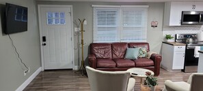 Smart TV - Modern 3BR Home near Raleigh and RTP, EV Charger and Arcade (Raleigh)