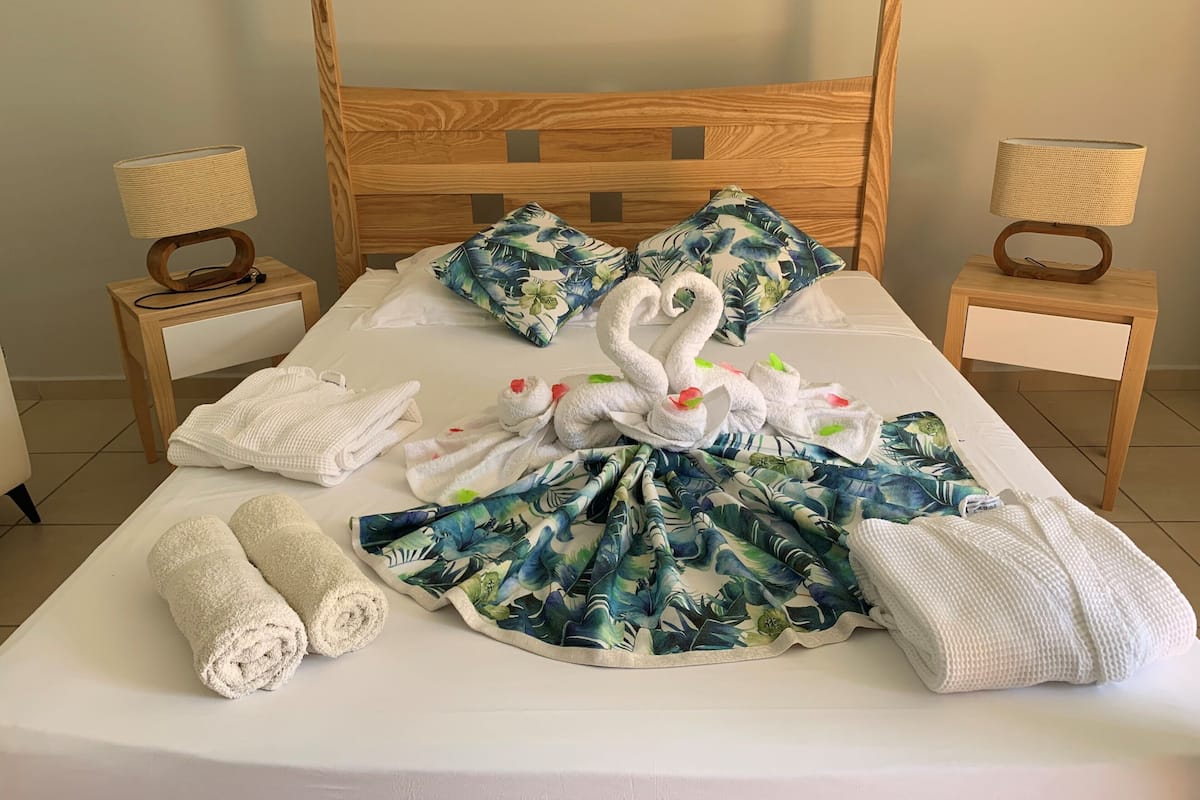 Junior Double Room, 1 Queen Bed | In-room safe, cribs (free), WiFi (free), bed sheets