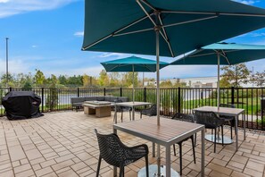 Courtyard - Hampton Inn by Hilton Huntley Chicago (Huntley)