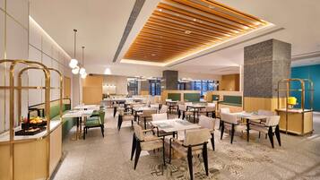 Frühstück, Mittagessen und Abendessen