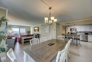 Dining - 306 Shorewood - Oceanfront Views Are Waiting for You! (Hilton Head Island)