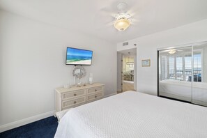 3 slaapkamers, een strijkplank/strijkijzer, gratis wifi, beddengoed