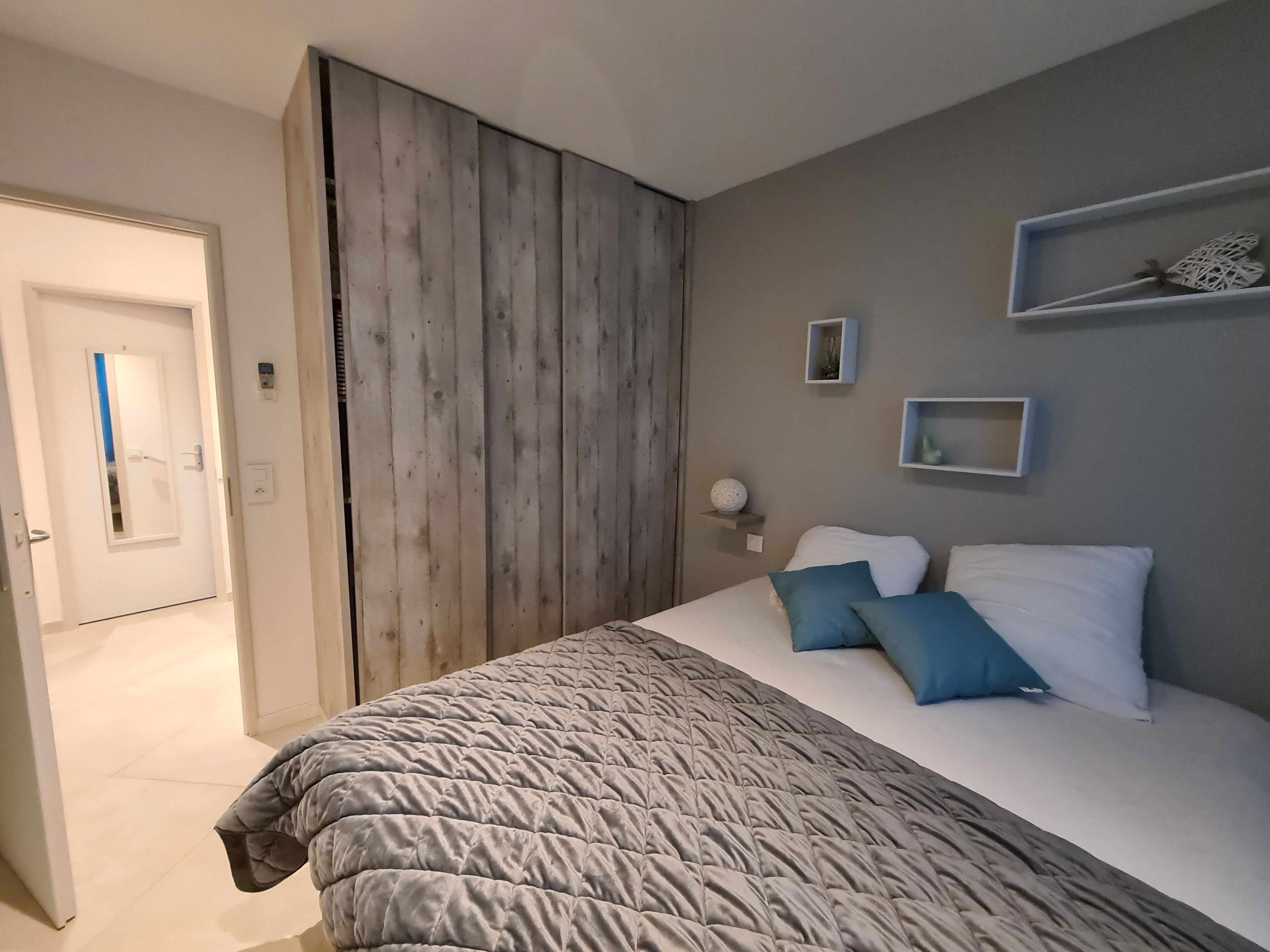 3 chambres, fer et planche à repasser, lit parapluie, Wi-Fi gratuit