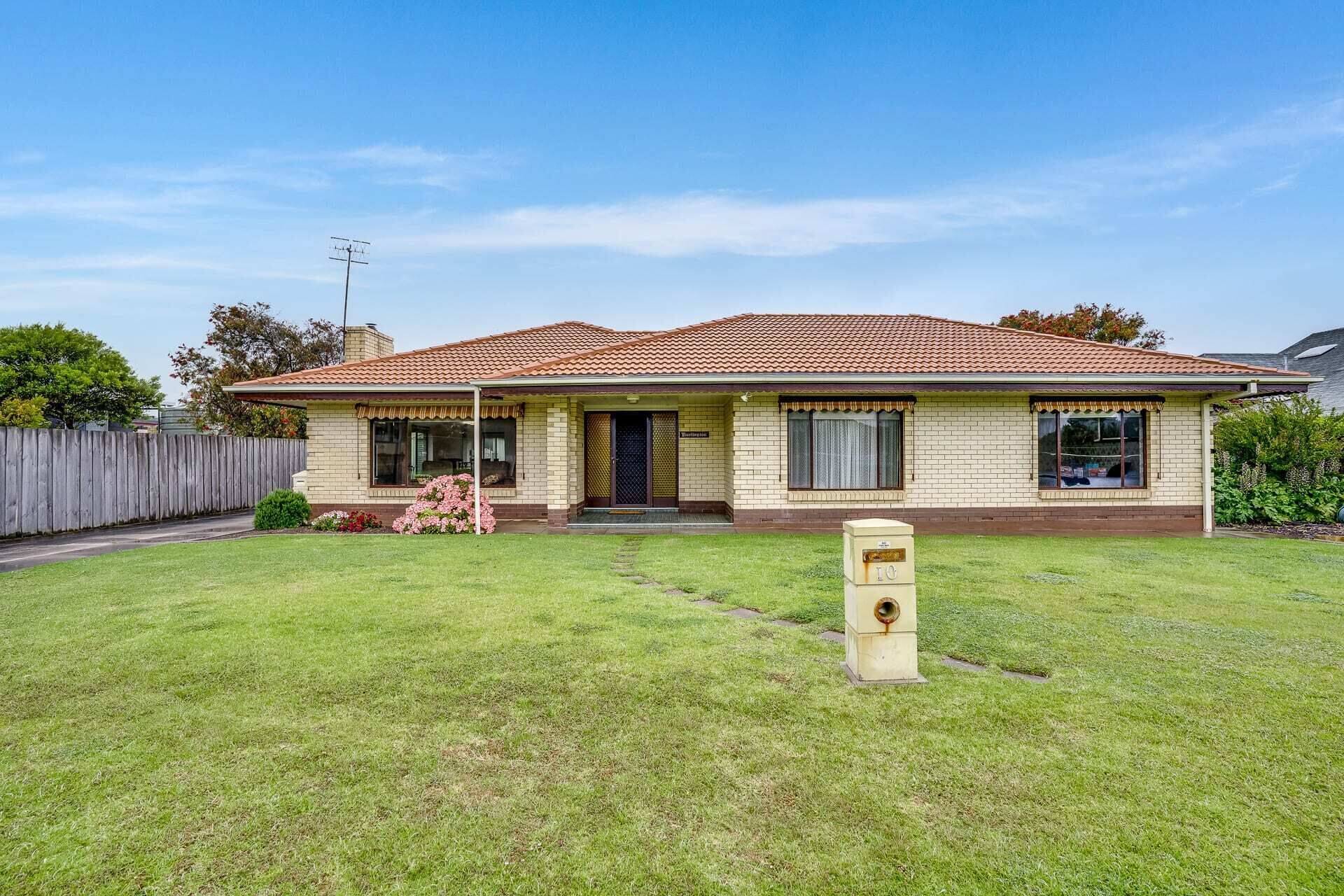 Burlington by the Sea - 10 Charteris Street, Port Elliot