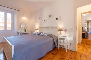 Unclassified image, 5 of 32, button