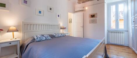 2 Schlafzimmer, BĂŒgeleisen/BĂŒgelbrett, Reisekinderbett, WLAN