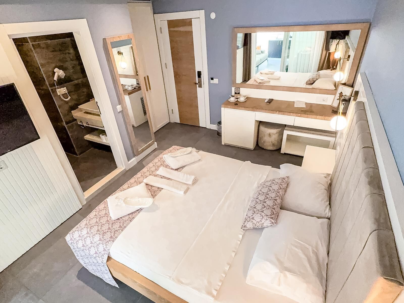 Panoramic Room | Premium bedding, minibar, in-room safe, individually decorated