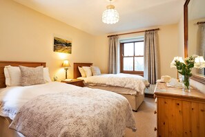 4 Schlafzimmer, Bügeleisen/Bügelbrett, kostenloses WLAN, Bettwäsche