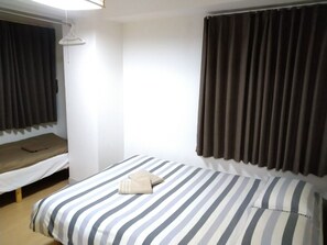 2 bedrooms, desk, free WiFi, bed sheets