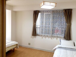 2 bedrooms, desk, free WiFi, bed sheets