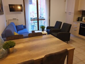 Interior - Captivating 2 Bedroom Apartment in Acquaseria (San Siro)