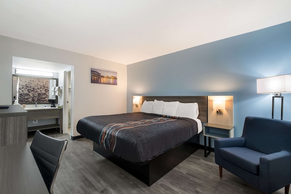 WiFi (free), bed sheets
