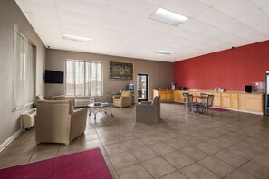 Breakfast area - Rodeway Inn Cleveland TN I-75 (Cleveland)