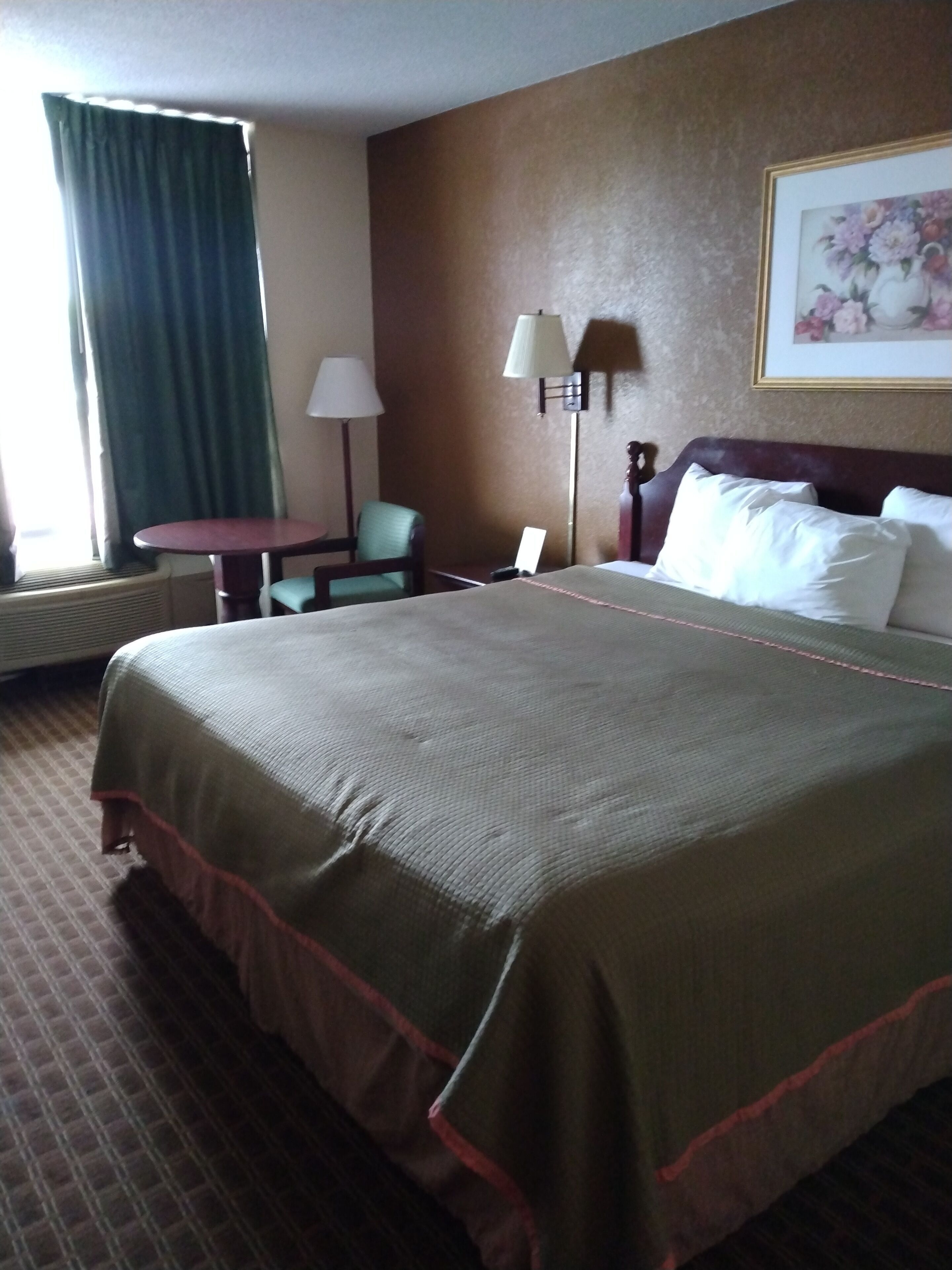 Free WiFi, bed sheets