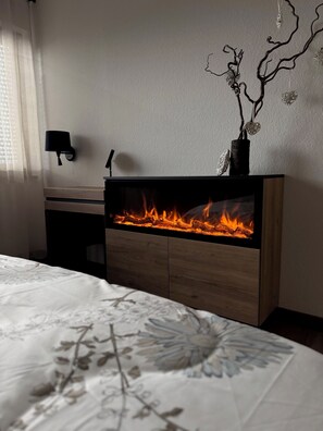 3 Schlafzimmer, Schreibtisch, Bügeleisen/Bügelbrett, Reisekinderbett