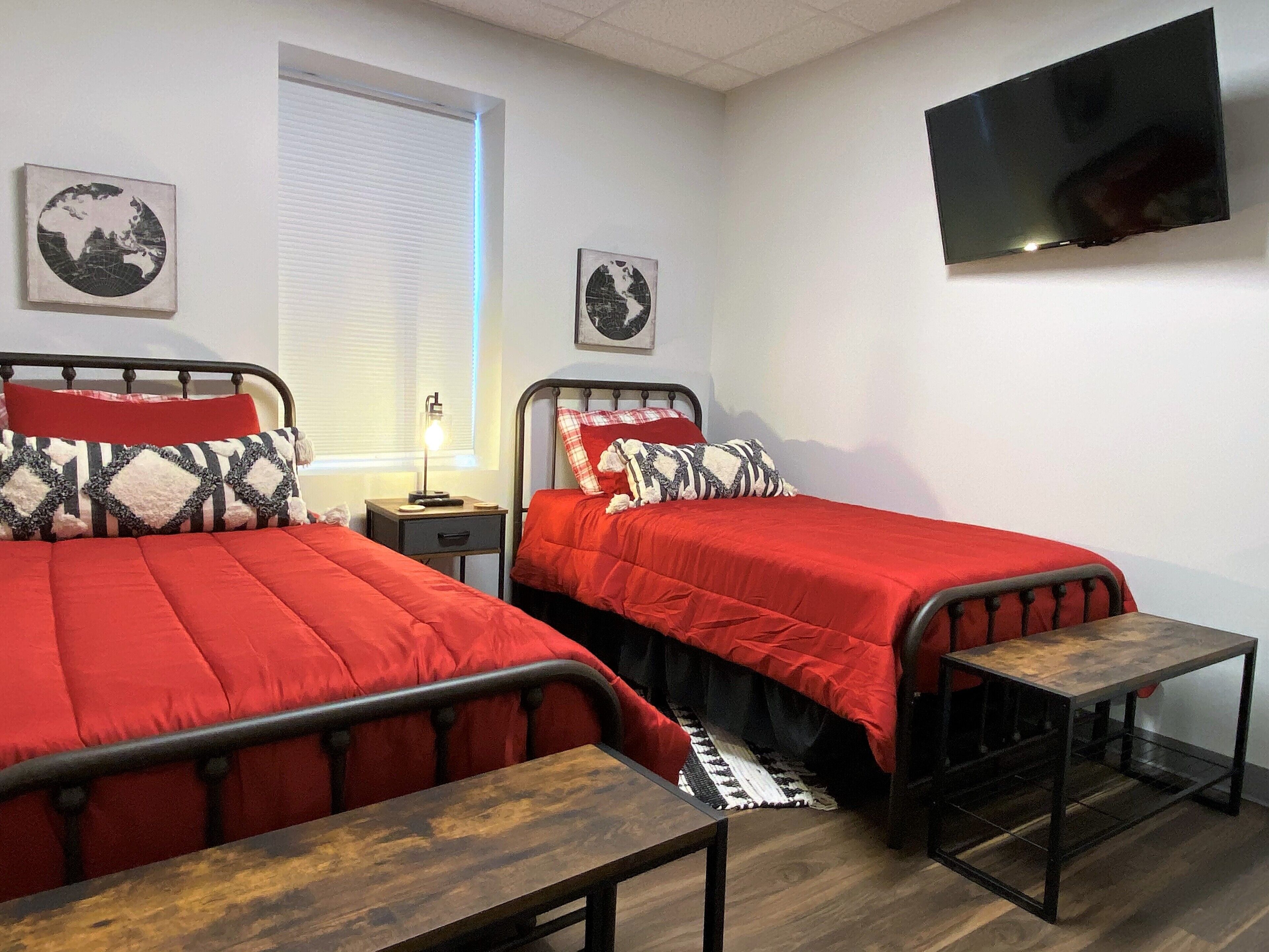 2 Schlafzimmer, Schreibtisch, Bügeleisen/Bügelbrett, kostenloses WLAN