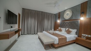 ห้องสวีท | มินิบาร์, ตู้นิรภัยในห้องพัก, พื้นที่ทำงานแบบใช้แล็ปท็อป