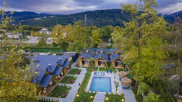 2 outdoor pools, sun loungers