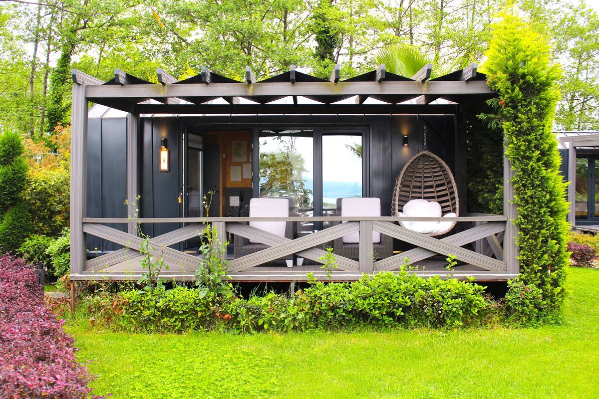 junior mobile home, 1 queen bed, lake view | 2 bedrooms, egyptian cotton sheets, premium bedding, select comfort beds