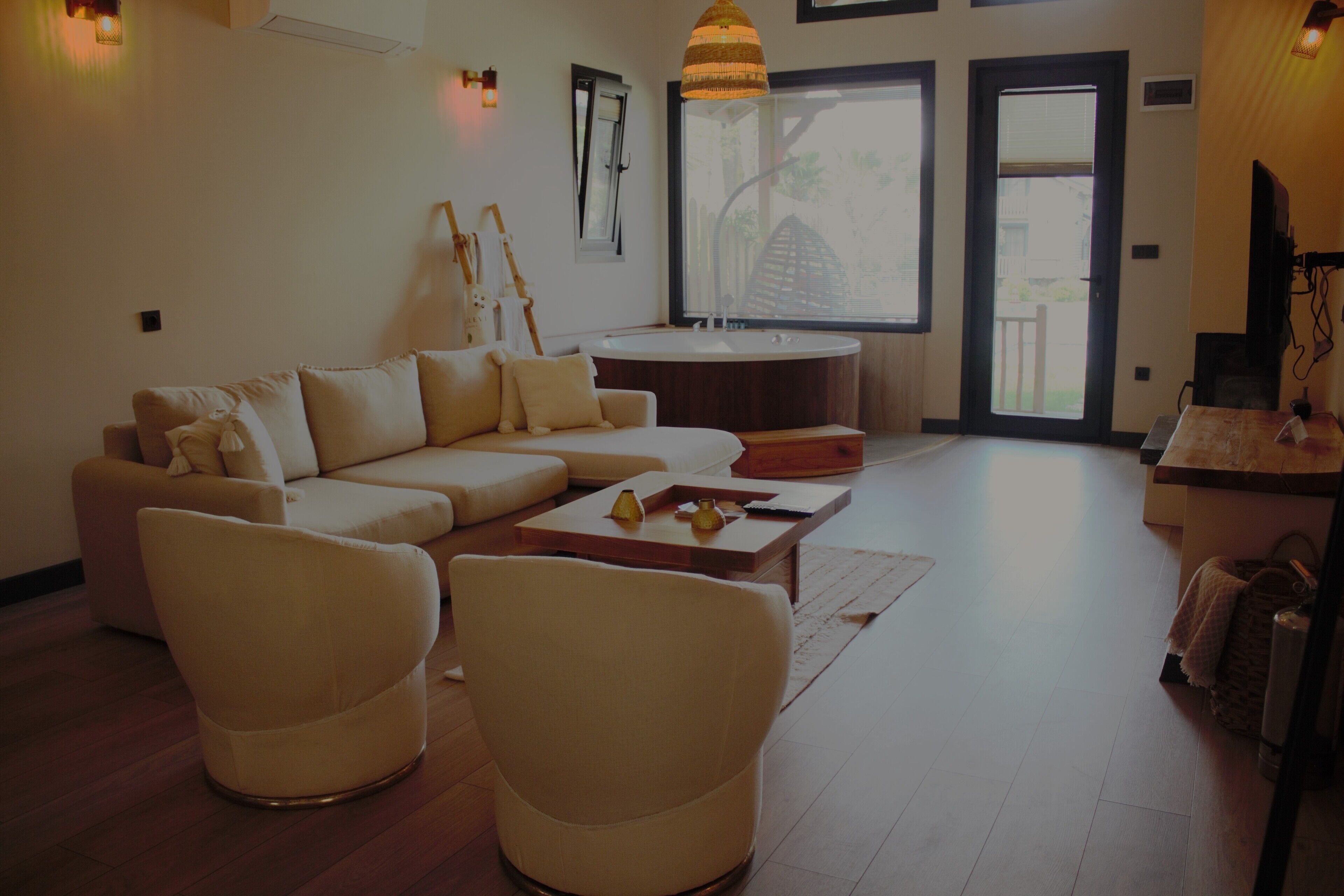 senior suite | living area | 40-inch smart tv with satellite channels, tv, netflix