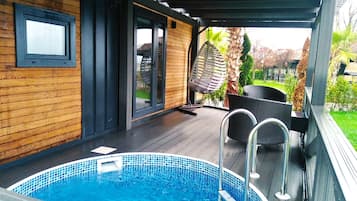 Deluxe Double Room | Terrace/patio