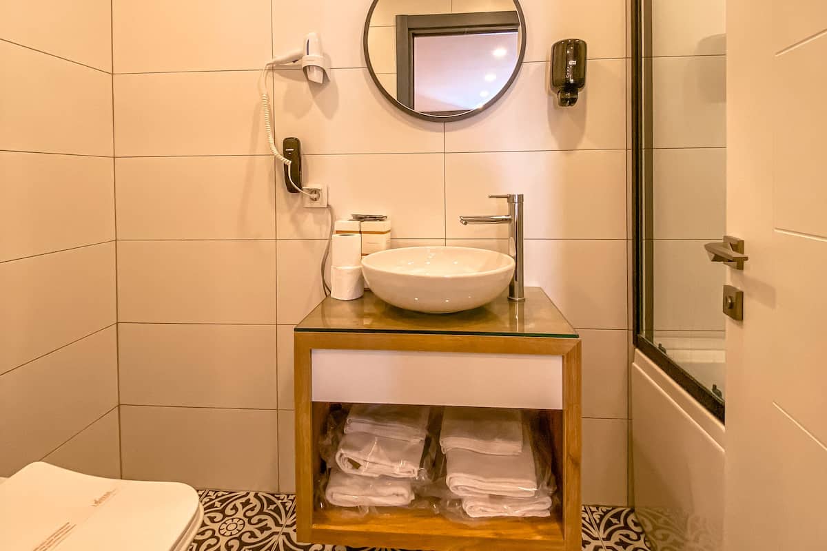 Family Suite, 2 Bedrooms, Non Smoking, Garden View | Bathroom | Shower, hydromassage showerhead, free toiletries, hair dryer