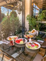 Desayuno buffet incluido todos los días 