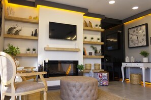 Lobby sitting area - L'opera Deluxe Hotel (Edremit)