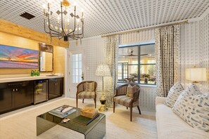 Smart TV, fireplace, books, music library
