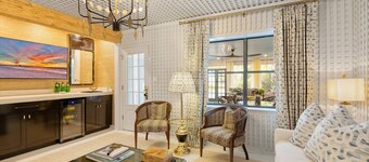 Le Hibou Blanc (A) - Fairhope: Laid-back Sophistication