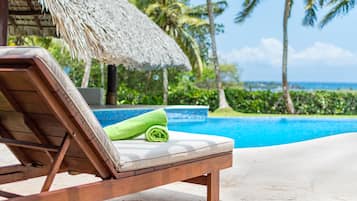 Outdoor pool, free pool cabanas, pool loungers