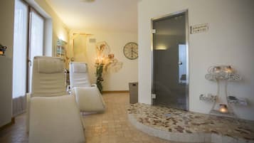Sauna, steam room