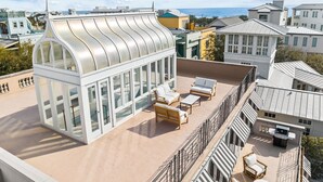 Terrace/patio - Luxury Renovation in Seaside w/Expansive Rooftop Deck, Gulf Views, & 3 Kings (Santa Rosa Beach)