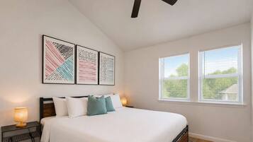 2 bedrooms, desk, iron/ironing board, WiFi