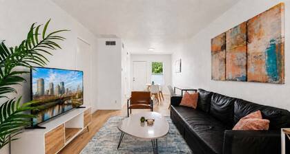 Central modern 2BR close to UT, Moody Center, & DT