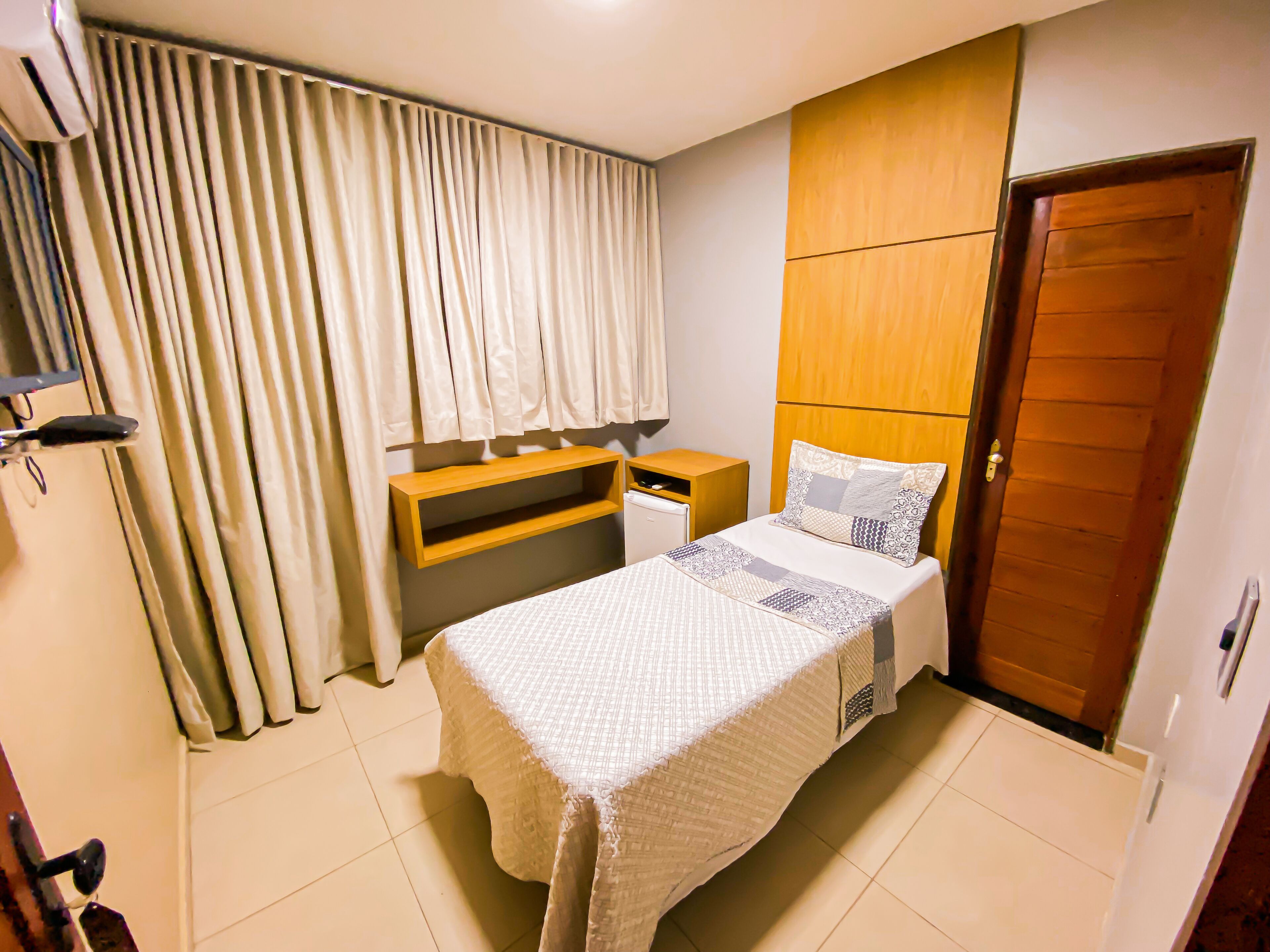 Apartamento Individual | 办公桌、笔记本电脑工作区、免费 WiFi、床单