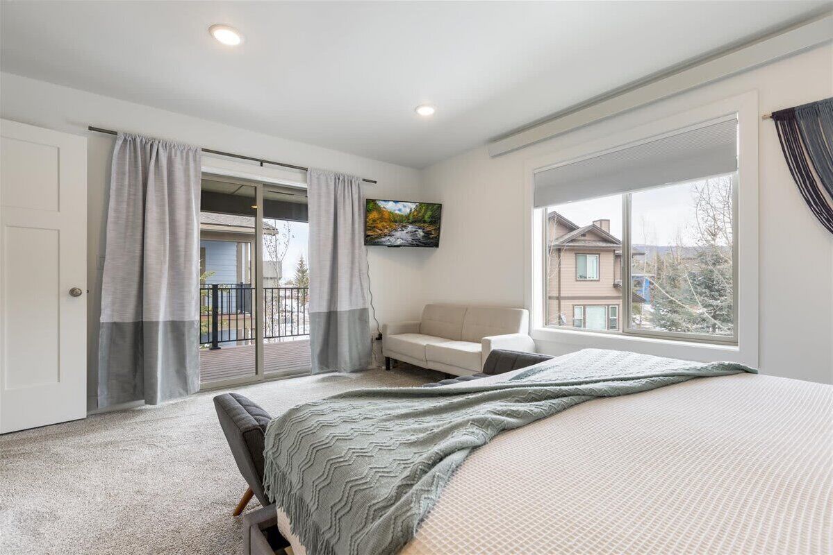 3 多间卧室、办公桌、熨斗/熨衣板、旅行婴儿床