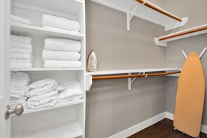 Interior - FIFA Ready Downtown Retreat with Skyline Views. Private Garage parking! (Houston)