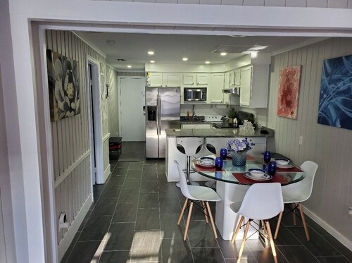 Gorgeous Cottage near Lake Louisa & mins 2 Disney.