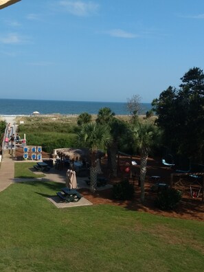Property grounds - Prime Oceanfront Resort! 2BR/2BA Oceanview avail 8/08-8/15 SeaWatch Island Club! (Hilton Head Island)