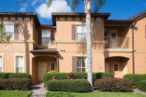 Apartment, Multiple Beds (Maria's Regal Palms Resort Townhouse) | Exterior - Maria's Regal Palms Resort Townhouse (Davenport)