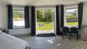 Apartment, 1 Queen Bed | 1 bedroom, iron/ironing board, free WiFi, bed sheets - Stunning, Contemporary 1 Bedroom En-suite Annexe (Plymouth)