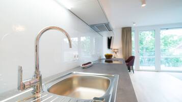 Kühlschrank, Mikrowelle, Ofen, Geschirrspüler