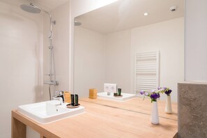 Hair dryer, towels