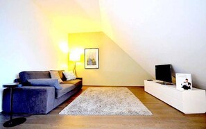 TV - Vienna Residence, City Park - Belvedere #2531 (Vienna)