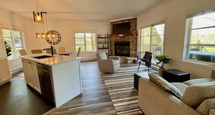 Quiet ski in/out - large heated pool!