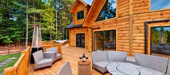 Grand Peaks Lodge, Luxury Log Home, Views, Hot Tub, Sauna, EV Charger, 3D Tour