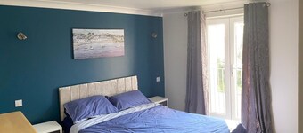 Outstanding 4 Bedroom Open-Plan Lodge. 