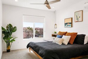 5 habitaciones, tabla de planchar con plancha, cuna de viaje y wifi 