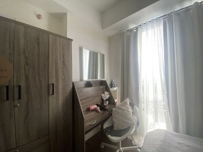 1 habitación, tabla de planchar con plancha, wifi gratis y ropa de cama